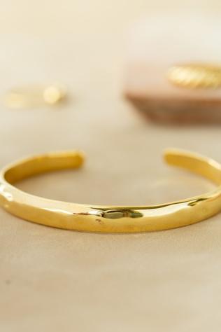 Muja Juma Armband Cuff Lightly Hammered Gold
