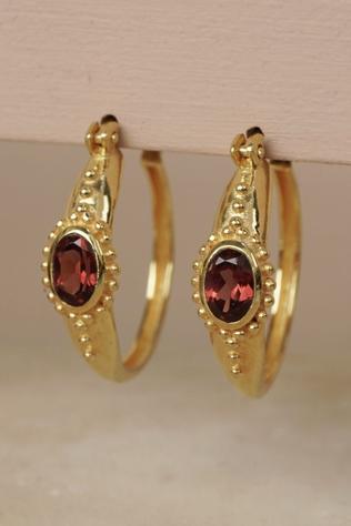 Muja Juma Oorbellen Myk Garnet 4X6Mm Oval Red