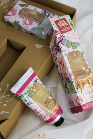 THE ENGLISH SOAP COMPANY Savon Hand & Soap - Gift Set - Rose & Peony Geen