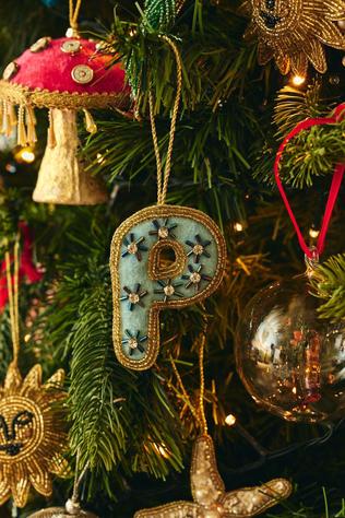Huis Accessoire Beaded Initial Ornament P
