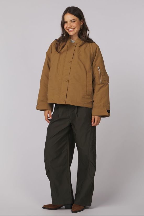 With Black Veste Grappy Dark Camel