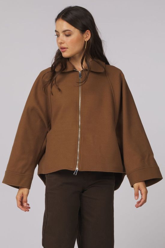 With Black Manteau Jackie Batsleeve Camel