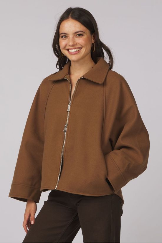With Black Manteau Jackie Batsleeve Camel
