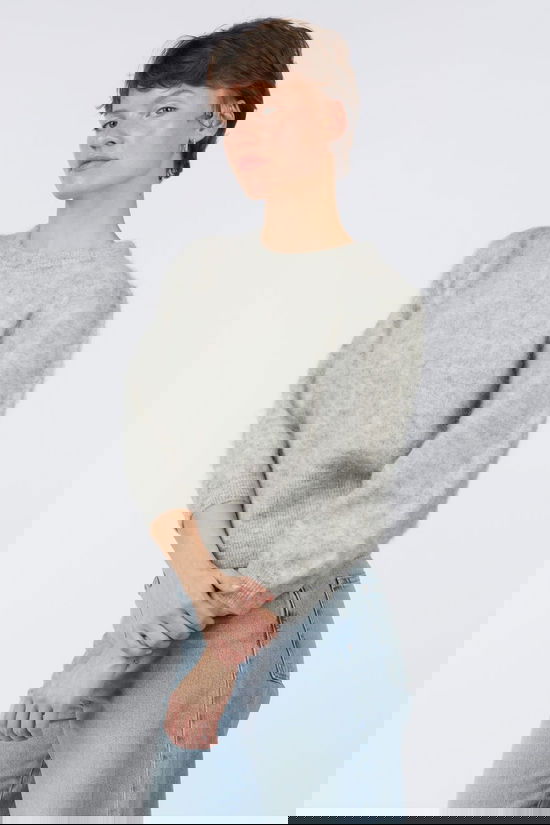 Numph Pull Suri Brushed Light Grey Mel