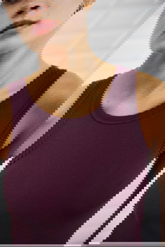 With Black Top Dordi Blackberry Cherry