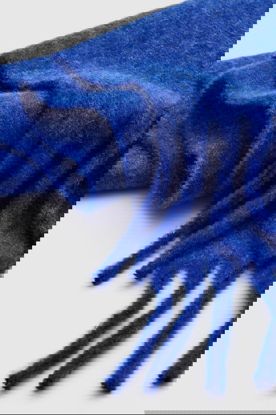 Edited Sjaal Isra Mazarine Blue